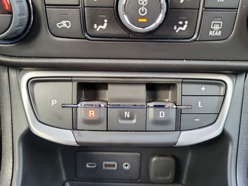 Used 2023 GMC Terrain SLE w/ Driver Convenience Package FWD image 23