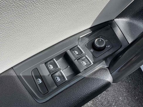 Used 2021 Volkswagen Tiguan SE R-Line image 27