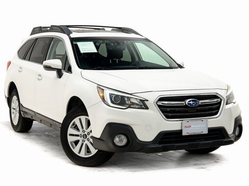 Used 2019 Subaru Outback 2.5i Premium image 1