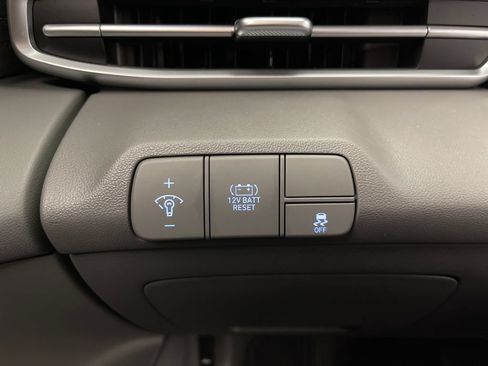 Used 2025 Hyundai Elantra Hybrid FWD image 30