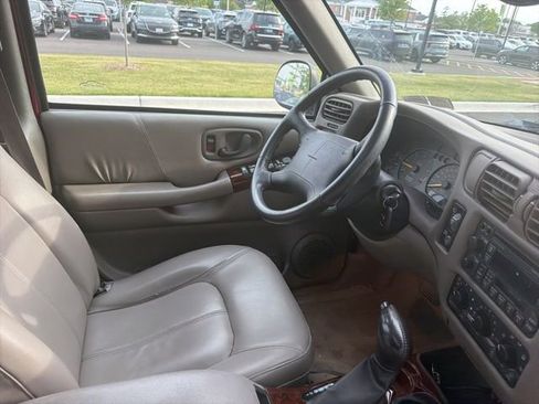 Used 1998 Oldsmobile Bravada AWD w/ Value Pkg image 16