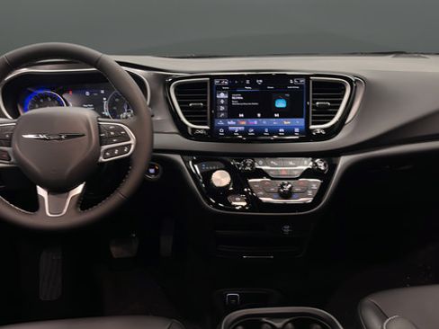 New 2026 Chrysler Voyager LX FWD image 11