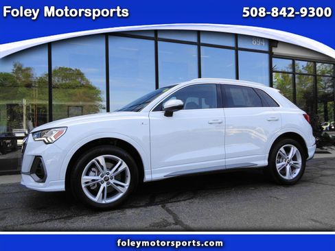 Used 2024 Audi Q3 2.0T Premium image 1