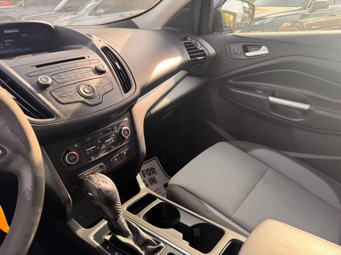 Used 2018 Ford Escape SE image 15