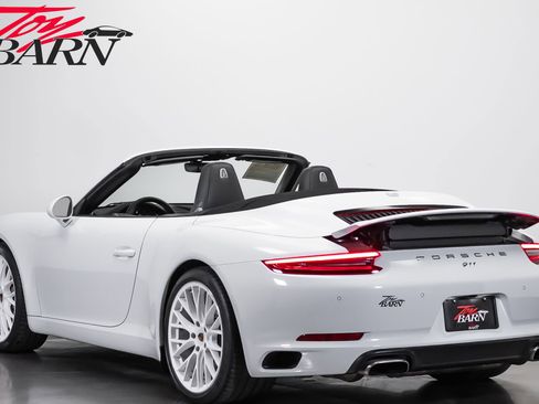 Used 2017 Porsche 911 Carrera RWD image 3