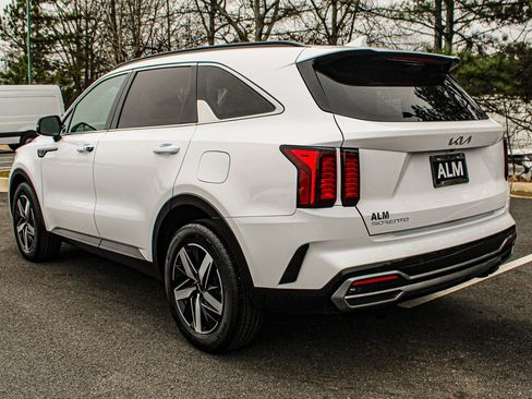 Used 2023 Kia Sorento EX FWD image 4