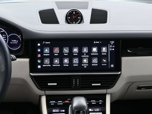 Certified 2023 Porsche Cayenne AWD/4WD image 21