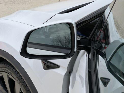 Used 2022 Tesla Model X image 14