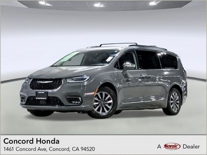 Used 2021 Chrysler Pacifica Limited w/ Premium & Safety Sphere Group