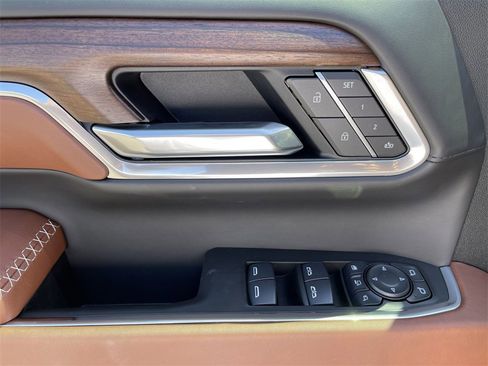 New 2025 GMC Sierra 3500 Denali Ultimate image 24