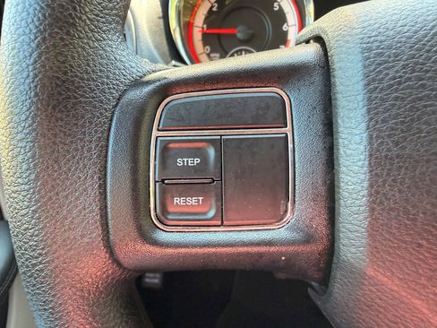 Used 2018 Dodge Grand Caravan SE FWD image 20