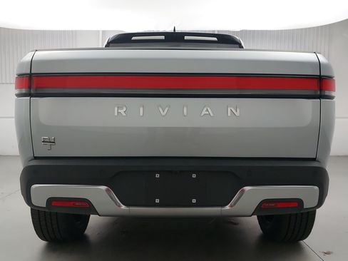 Used 2023 Rivian R1T Adventure AWD/4WD image 6