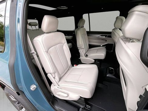 New 2026 Jeep Grand Wagoneer Limited AWD/4WD image 23