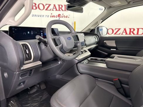 New 2025 Ford Expedition Active image 14