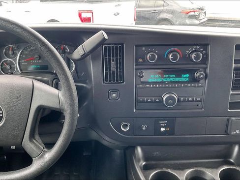 Used 2024 GMC Savana 2500 w/ Driver Convenience Package image 12