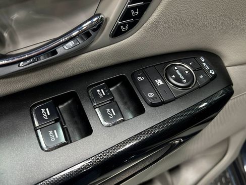 Used 2016 Kia Sedona EX FWD image 15