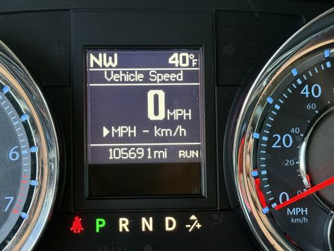 Used 2014 Chrysler Town & Country Touring image 15