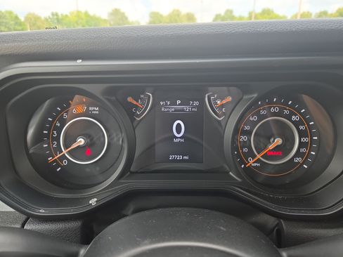 Used 2025 Jeep Wrangler Unlimited Sport AWD/4WD image 13