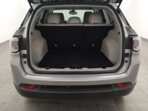 Used 2022 Jeep Compass Latitude FWD image 29
