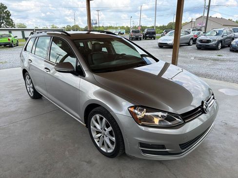Used 2017 Volkswagen Golf SEL FWD image 7