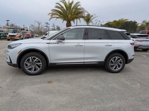 New 2026 Lincoln Corsair Premiere image 8