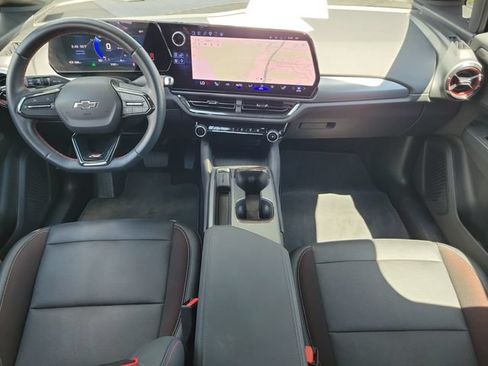 Used 2024 Chevrolet Equinox EV RS FWD image 12