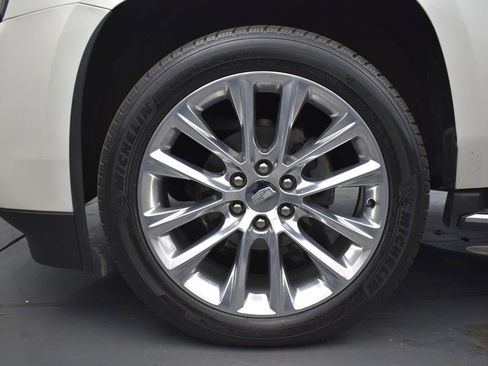 Used 2015 Cadillac Escalade Luxury image 8