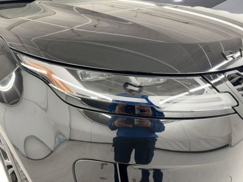 Used 2023 Land Rover Range Rover Evoque SE image 11