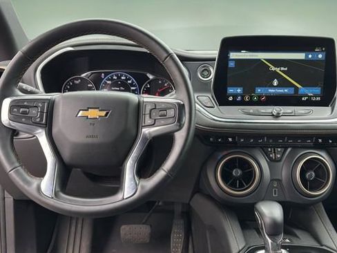 Used 2023 Chevrolet Blazer Premier w/ Enhanced Convenience Package image 9