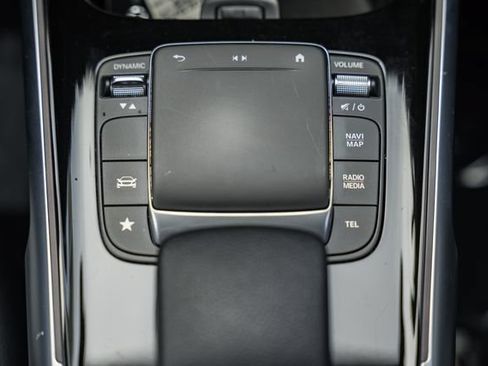 Used 2021 Mercedes-Benz GLB 250 4MATIC image 28