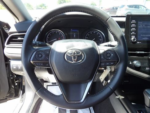 Used 2023 Toyota Camry SE FWD image 13