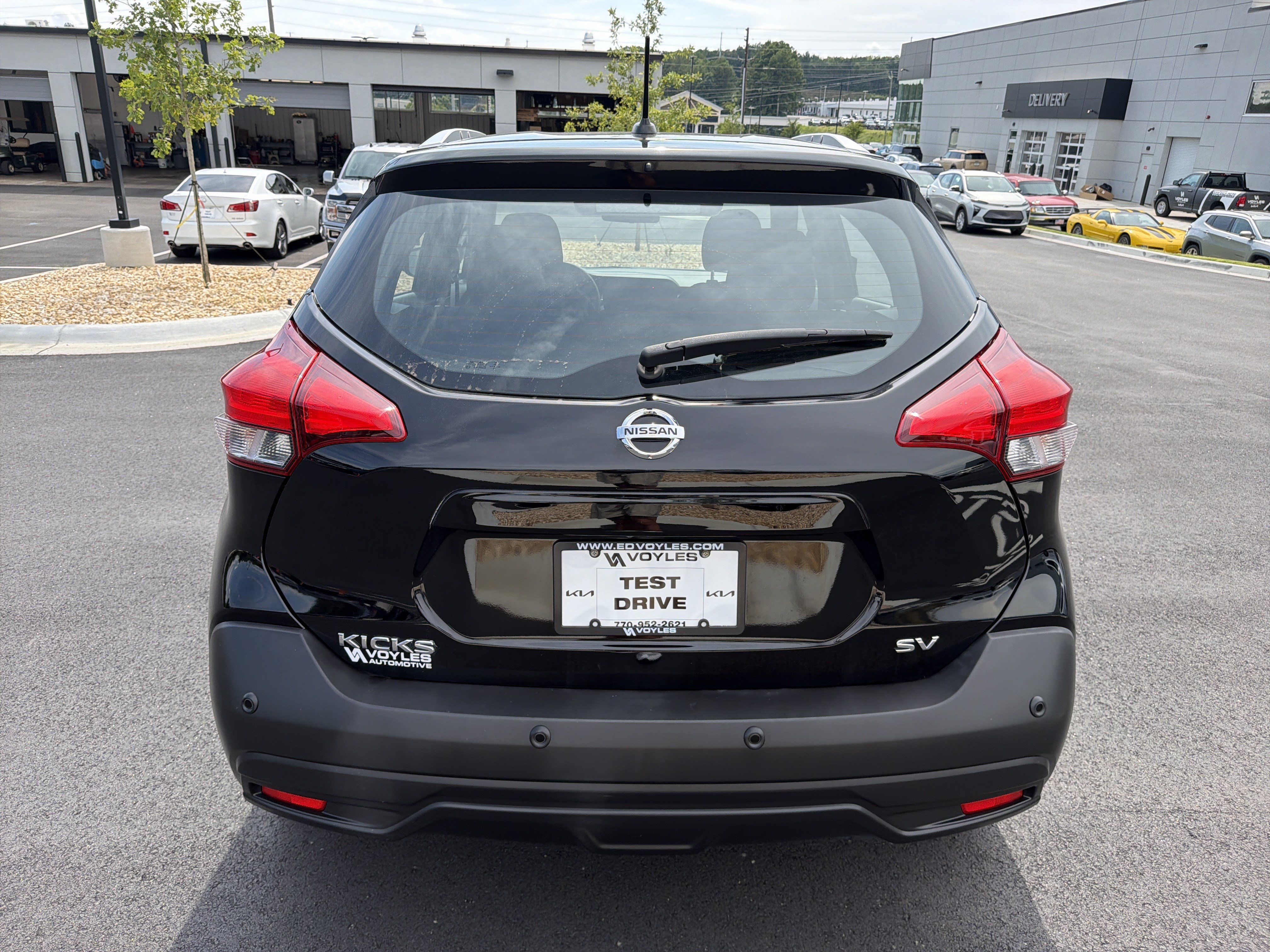Used 2020 Nissan Kicks SV FWD image 6