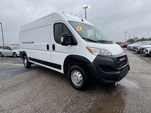 Used 2023 RAM ProMaster 2500 FWD image 4
