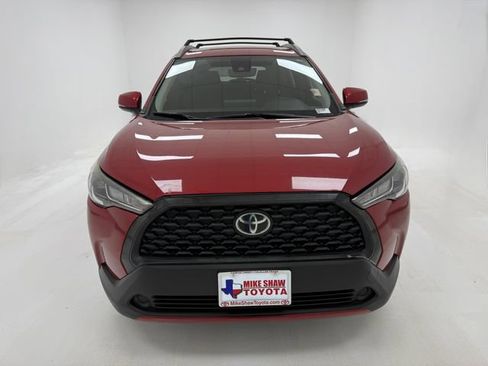 Used 2022 Toyota Corolla Cross LE FWD image 3