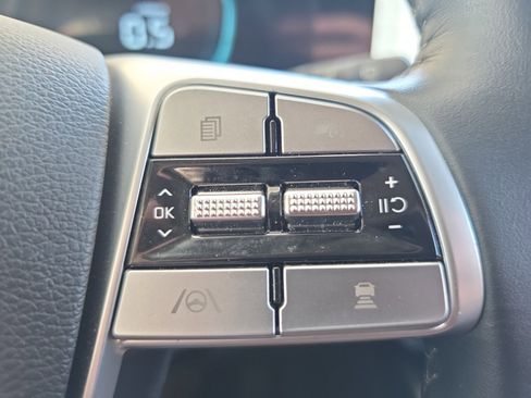 Certified 2025 Kia Telluride LX image 22