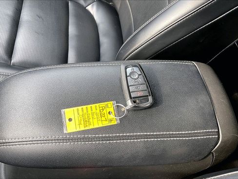 Used 2024 Ford Escape Platinum AWD/4WD image 12