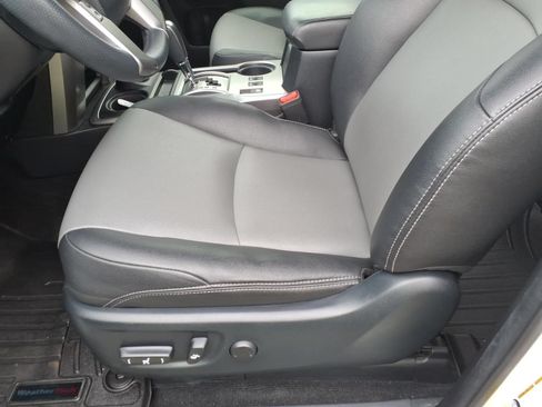 Used 2022 Toyota 4Runner SR5 Premium w/ Moonroof Package AWD/4WD image 18