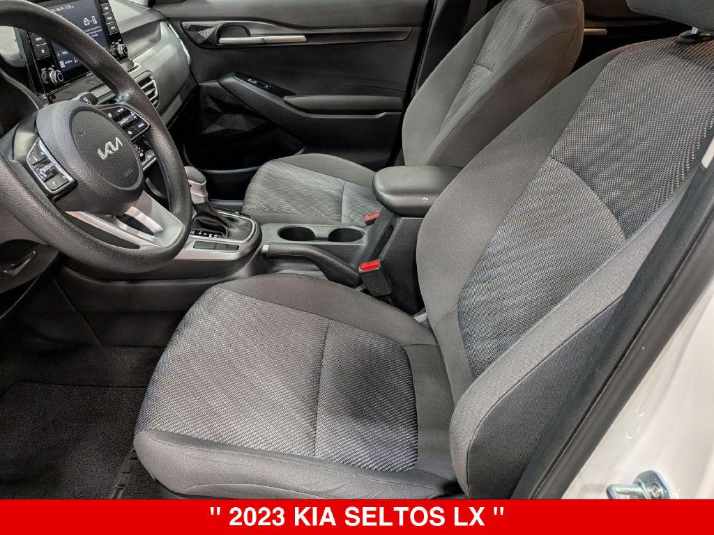 Used 2023 Kia Seltos LX AWD/4WD image 11