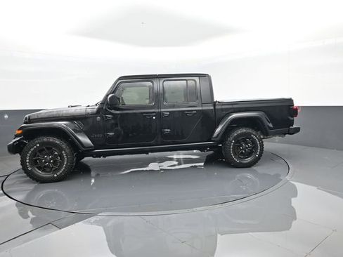 Used 2024 Jeep Gladiator Sport AWD/4WD image 5
