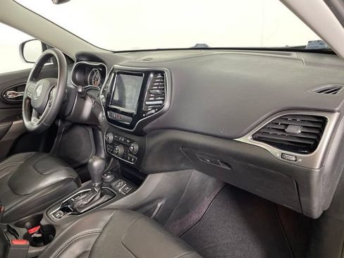 Used 2019 Jeep Cherokee Limited AWD/4WD image 27