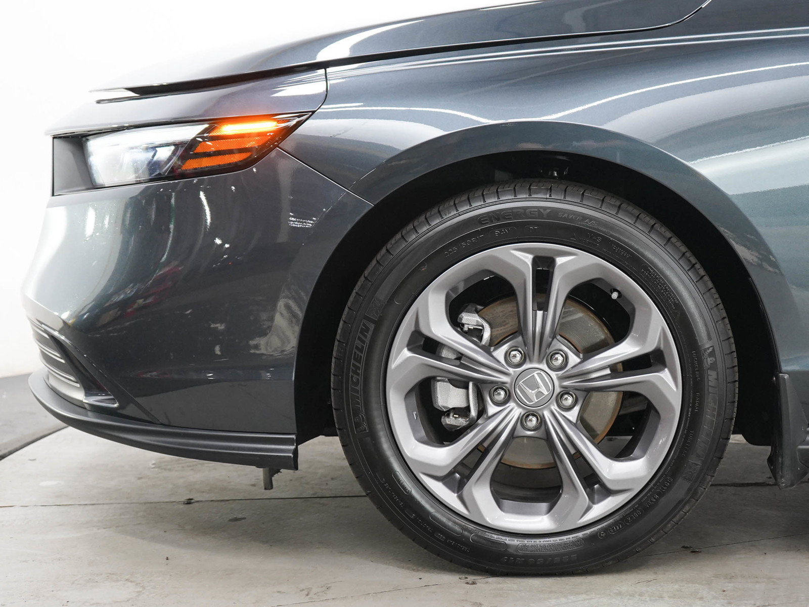 Used 2024 Honda Accord EX image 29