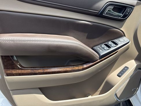 Used 2020 Chevrolet Suburban LT RWD image 10