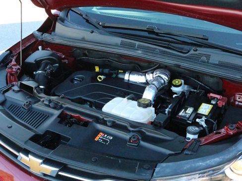 Certified 2022 Chevrolet Trax LT w/ Driver Confidence Package image 25