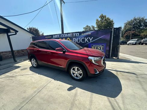 Used 2018 GMC Terrain SLE FWD image 3
