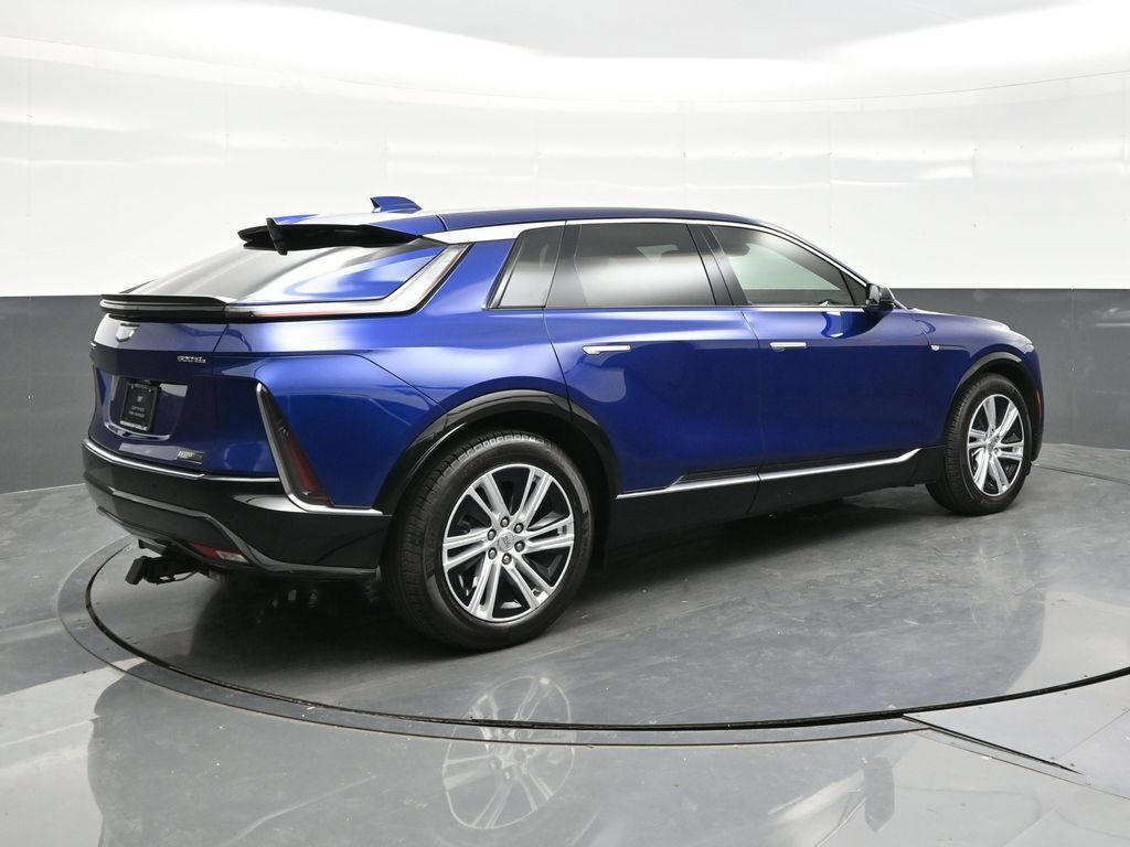 Certified 2024 Cadillac Lyriq Tech AWD/4WD image 7