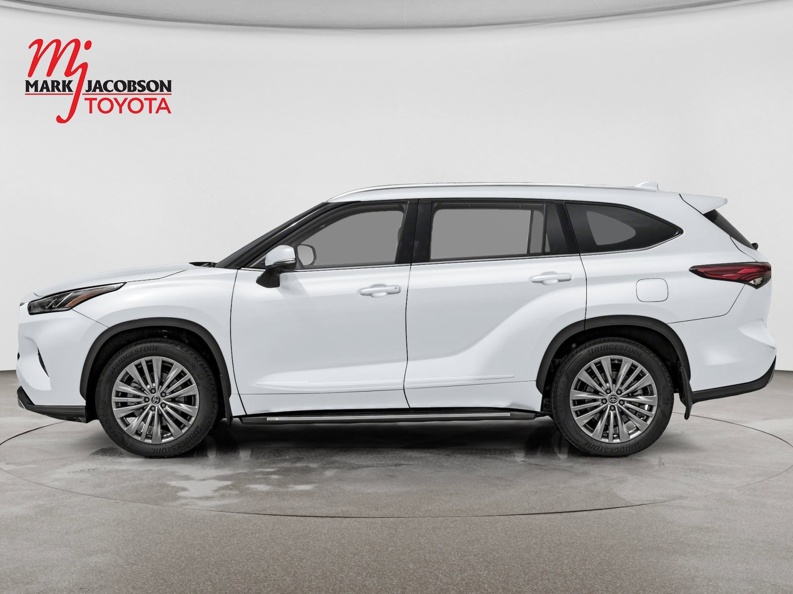 Used 2026 Toyota Highlander Platinum AWD/4WD image 4