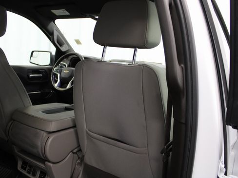 Used 2021 Chevrolet Silverado 1500 LT image 26