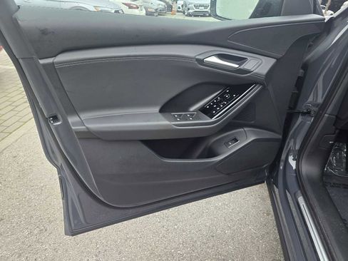 Used 2025 Audi Q6 e-tron Premium w/ Convenience Package image 24