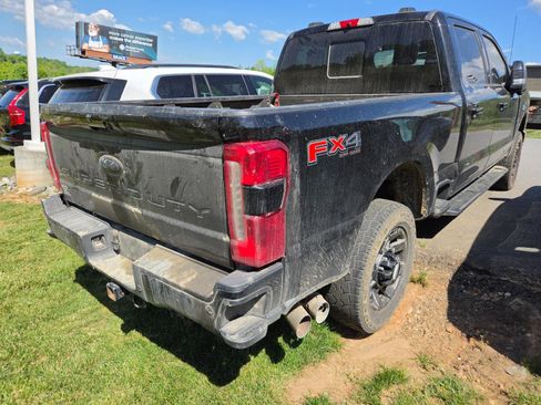Used 2023 Ford F250 Lariat w/ Sport Appearance Package AWD/4WD image 6
