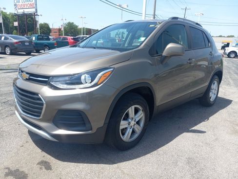 Used 2022 Chevrolet Trax LT w/ Driver Confidence Package AWD/4WD image 1